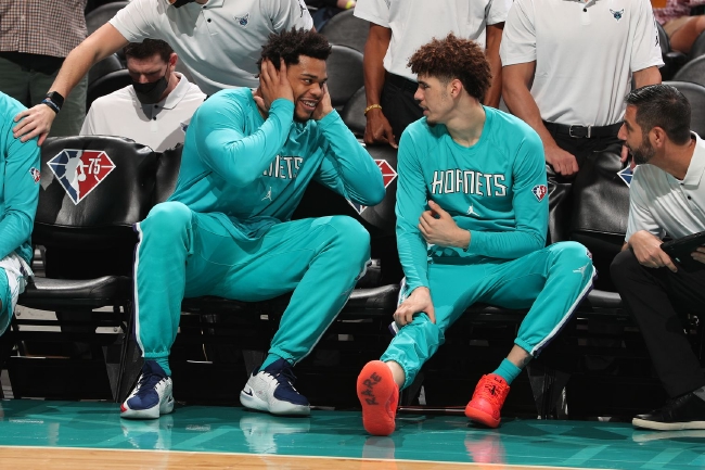 她们在世联 她们在世联